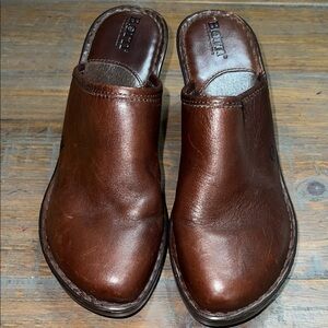 Born Brown Leather Clogs/Mules Size 8/39